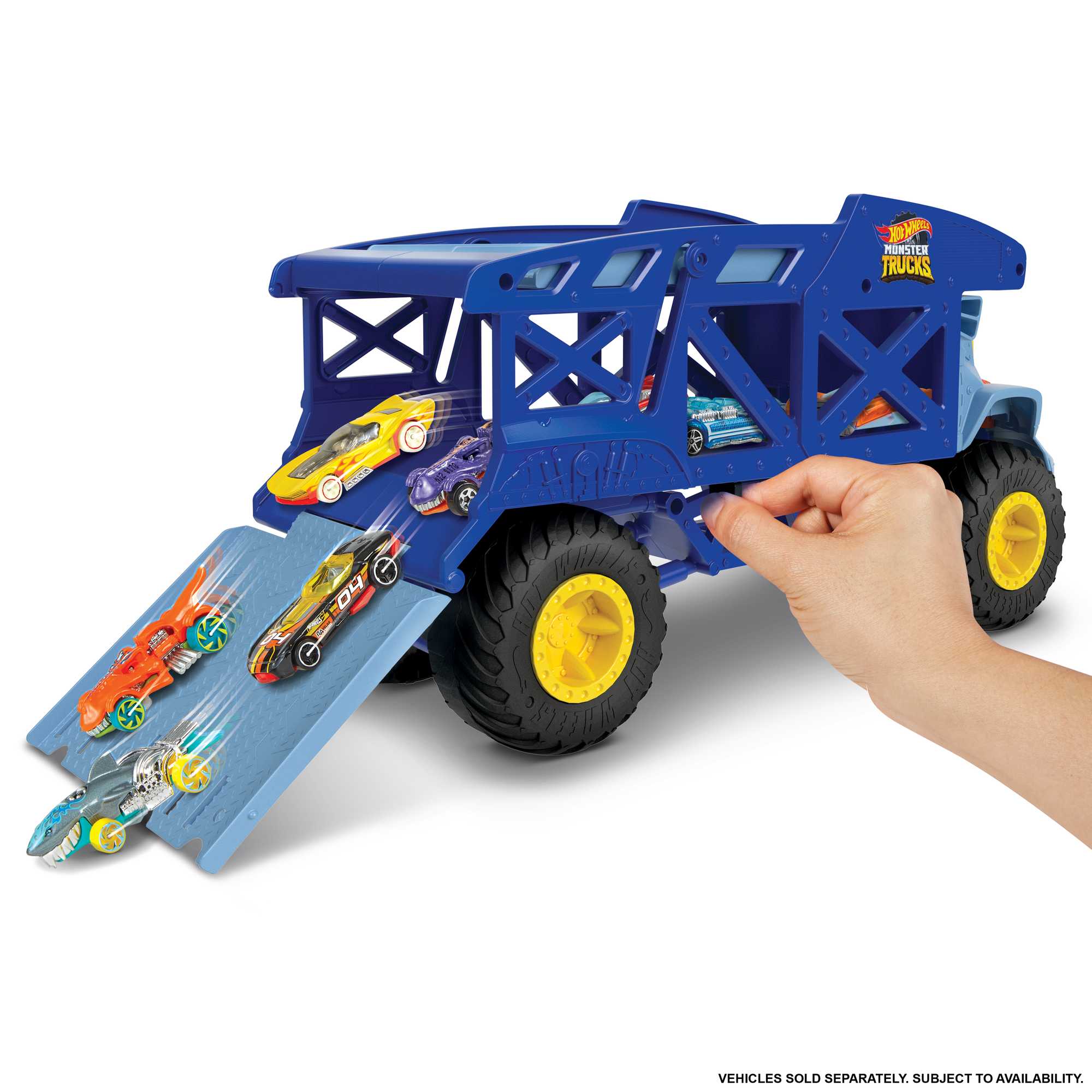 Hot Wheels Monster Trucks Rino Camión de transporte de coches de juguete con pista - Image 4